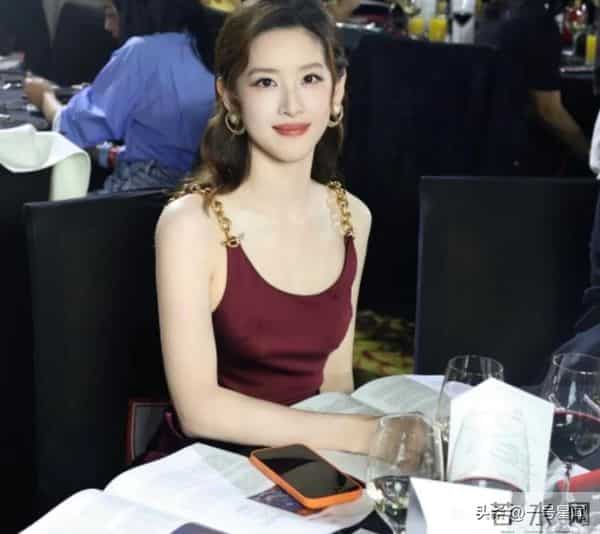 婚变风波不到半个月,31岁章泽天喜提新身份,担心的事还是发生了