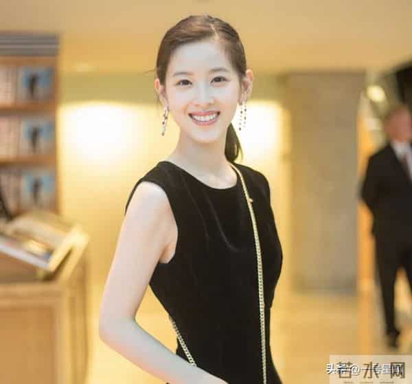 婚变风波不到半个月,31岁章泽天喜提新身份,担心的事还是发生了