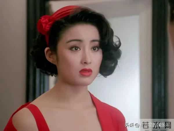 李嘉欣老了,关之琳老了,张敏老了,唯有61岁的她看起来像36岁