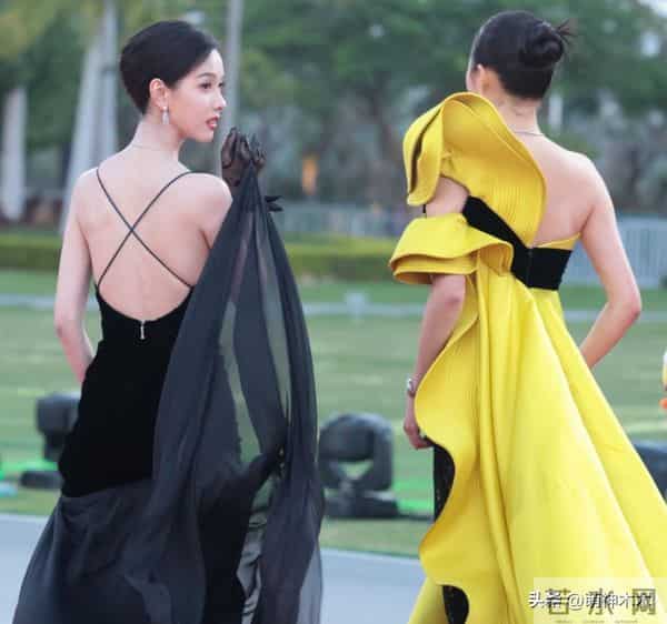 金鸡奖红毯生图来了！倪妮珠宝抢镜，关晓彤背厚，辛芷蕾礼服过季