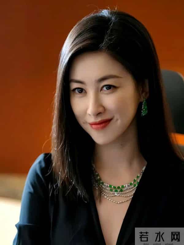 人老珠黄?41岁朱珠现身机场,白发明显皱纹也多,断崖衰老不敢认