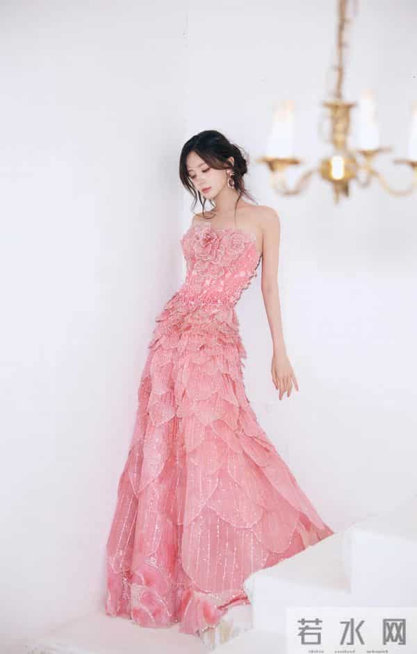 李一桐花仙子 粉色礼服太漂亮了