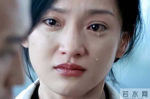 把男人当"玩具"?51岁"无人敢娶"的周迅,走上了另一条道路