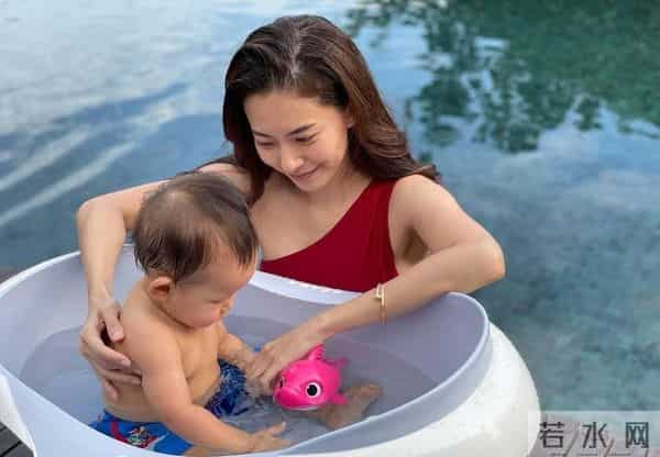 没当成向太儿媳的黄婉佩,二婚嫁进百亿豪门,如今43岁已成企业家