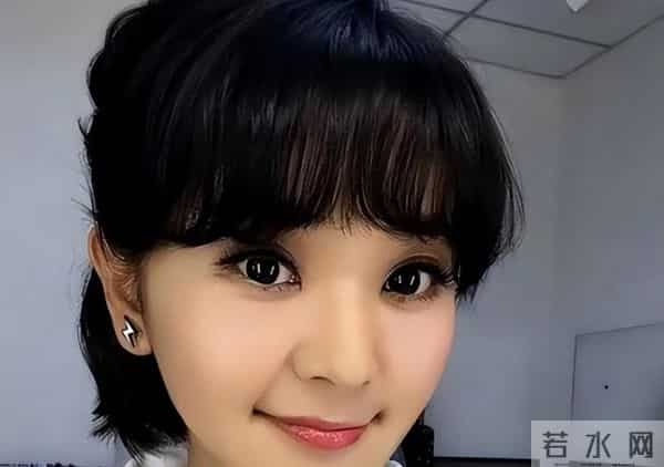 51岁主持人方琼:嫁给电视台领导,21岁儿子不仅长得像她还是学霸