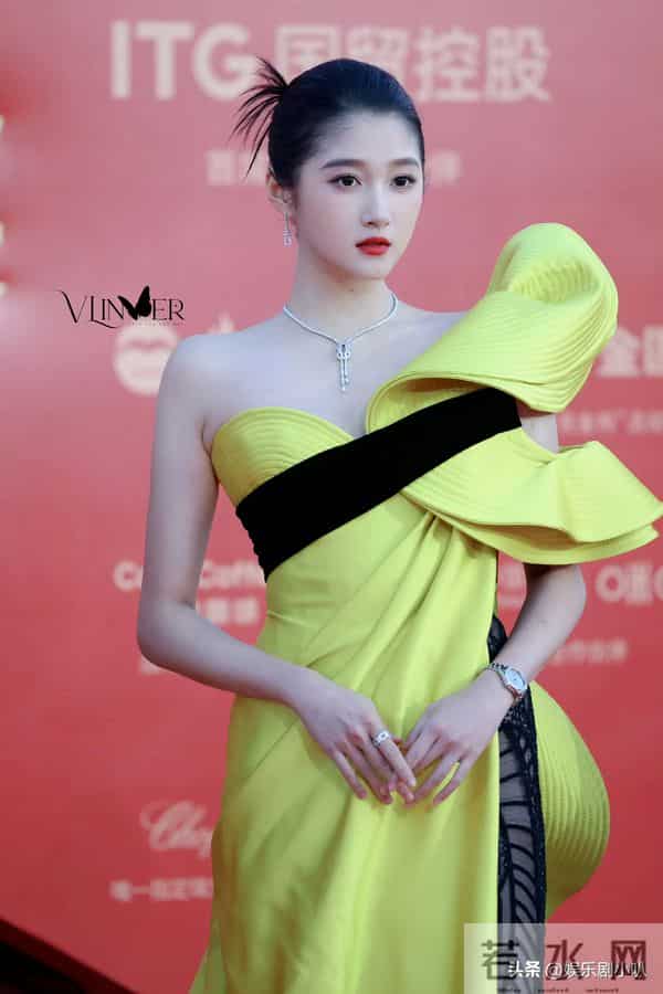 11.15新鲜事：杨紫、关晓彤、易烊千玺、迪丽热巴、倪妮、田曦薇