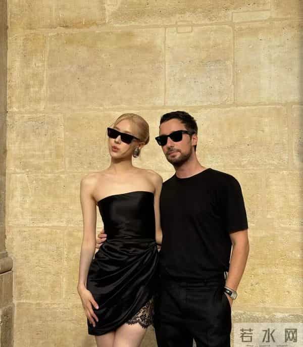 这身搭配，只有朴彩英能驾驭得如此浑然天成！