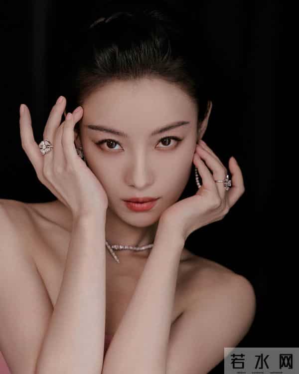 粉意盎然!倪妮美图赏析来啦