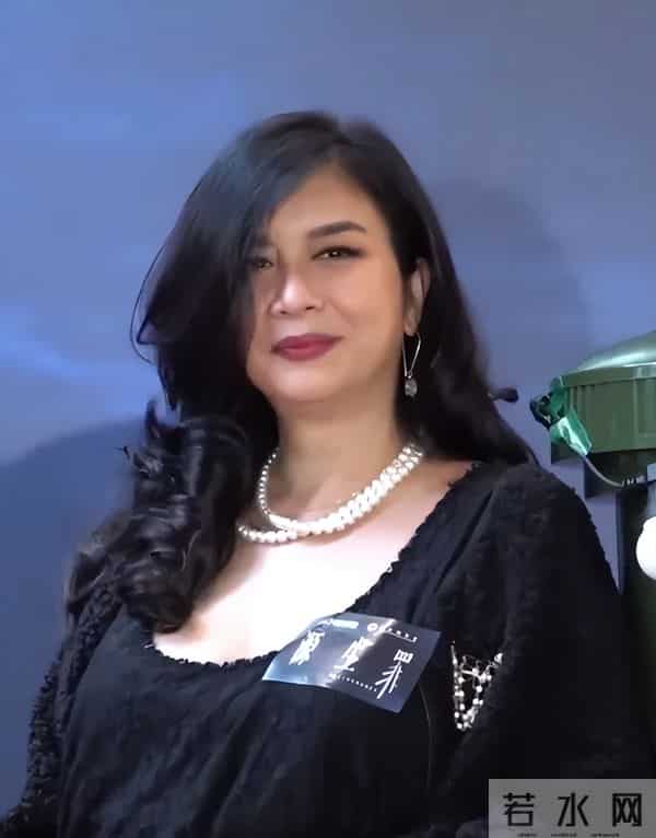 一代艳后吴家丽被成龙称为顶级美人,62岁220斤体重,仍美到勾人