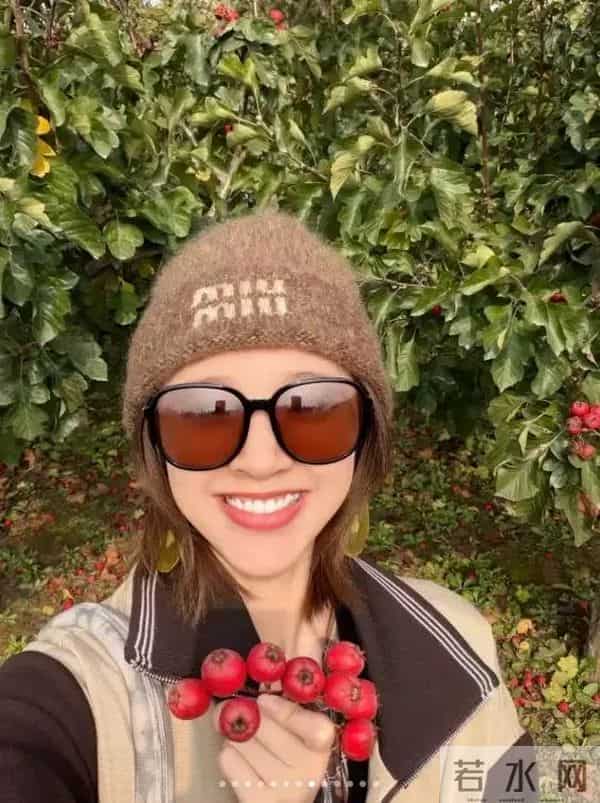 唐艺昕晒“山楂”丰收！摘了满满一篮子像个小富婆，张若昀好会养
