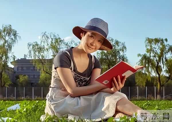 她是中央电视台台长女儿是公认的才女，为何结婚30年却无儿无女？