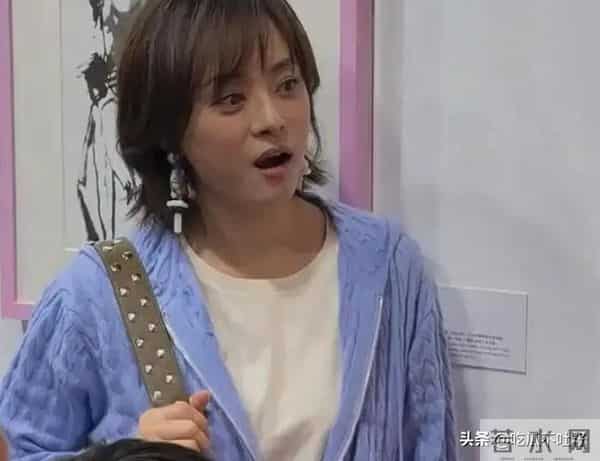 全家移民真相大白五月后，46岁的邓超传来喜讯，一点也不意外！