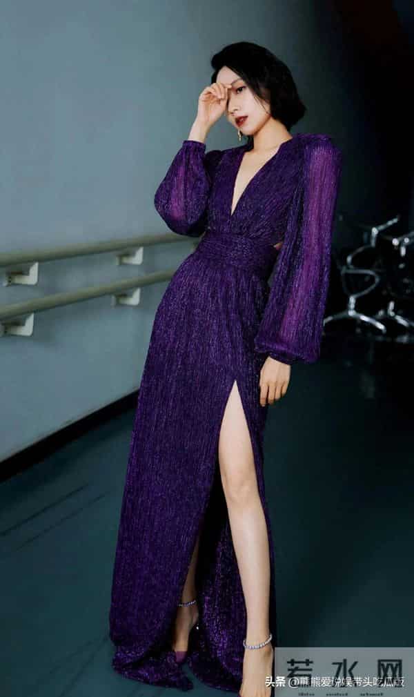 刘惜君换了短发后气质大变!一袭紫色深V开叉裙,高级又贵气!