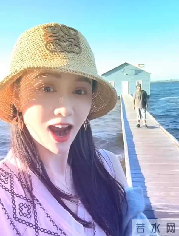 陈乔恩和老公澳洲度假!住大别墅一手端锅一手夹肉,还去参观母校