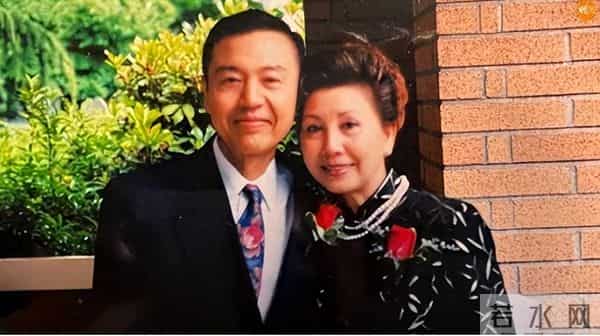 惊传噩耗！香港知名演员老公于家中离世，坐在轮椅上失去呼吸