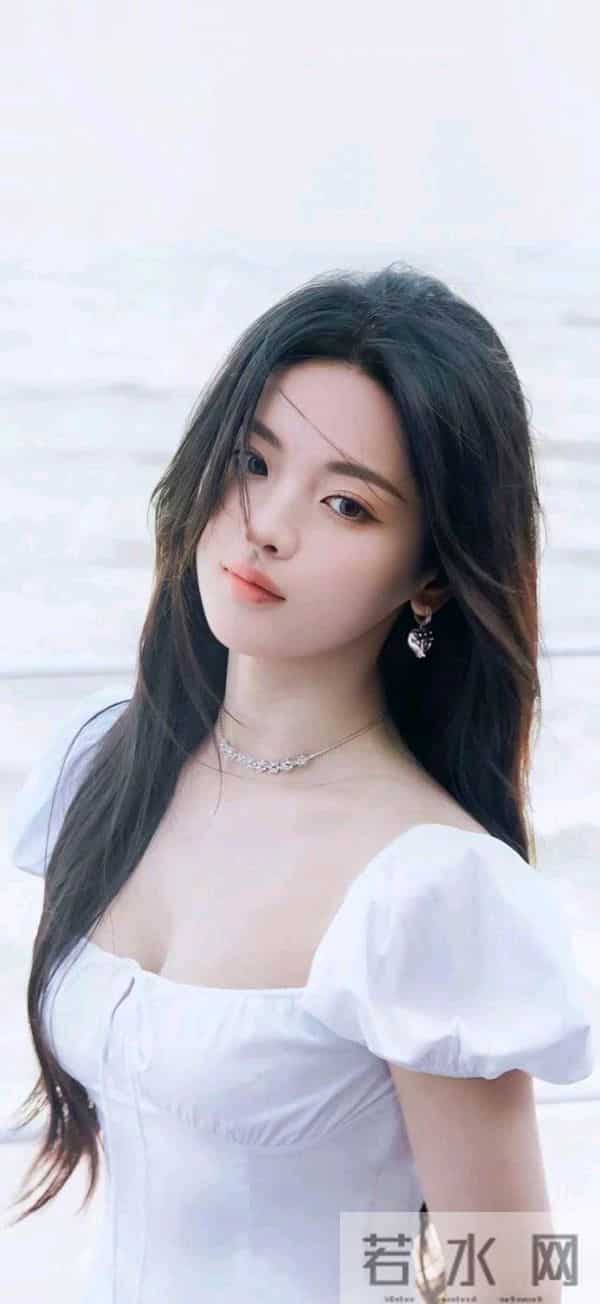 杨超越｜很韩范的一组照片，美得干干净净