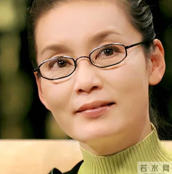 13次夺影后,一生无儿无女,50岁却公开“表白”前夫:她太敢了