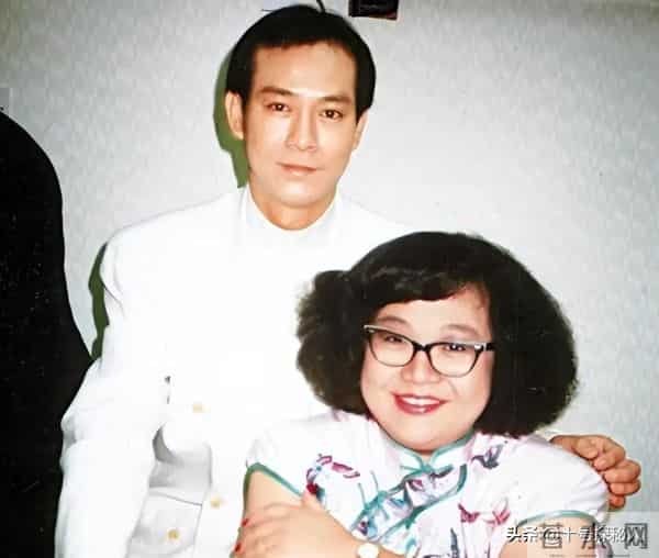 3段婚史4个女儿，靠妻上位却婚内出轨，曾抛妻弃女的他今过得怎样