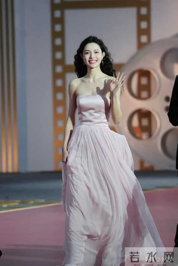 金鸡这晚 佟丽娅美貌惊人 宁静穿搭太灾难 露背装的陈都灵超惊艳