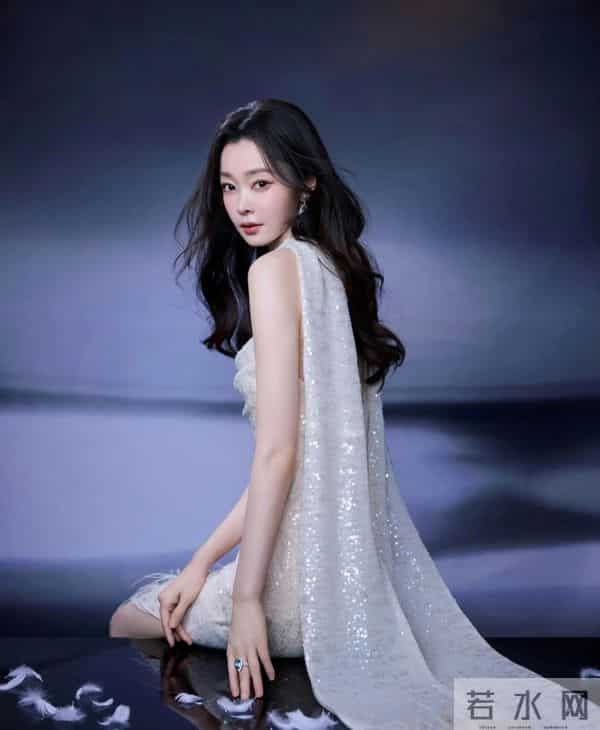 她以骨肉匀停的曼妙,定义了何为“清艳脱俗”~宋轶