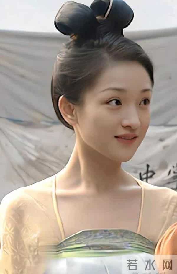 把男人当"玩具"?51岁"无人敢娶"的周迅,走上了另一条道路