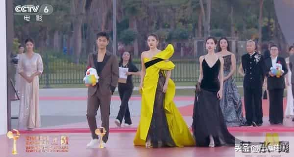 2025金鸡奖:千玺拿影帝,倪妮腰臀比惊人,辛芷蕾、关晓彤乱穿