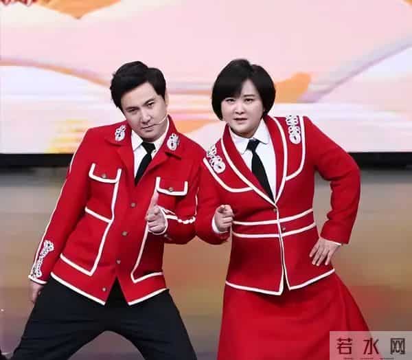 瘦到脱相？43岁的贾玲罕见露面，脸跨不平、又瘦又"颓"，令人唏嘘