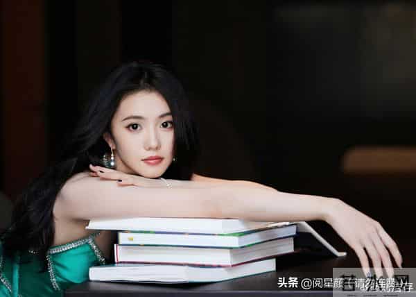 刘浩存 明眸皓齿 挡不住的清纯灵动 又白又美