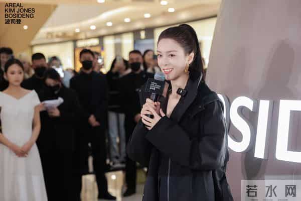 傅菁亮相波司登全新「AREAL」限时快闪店 对话杭州时尚kol