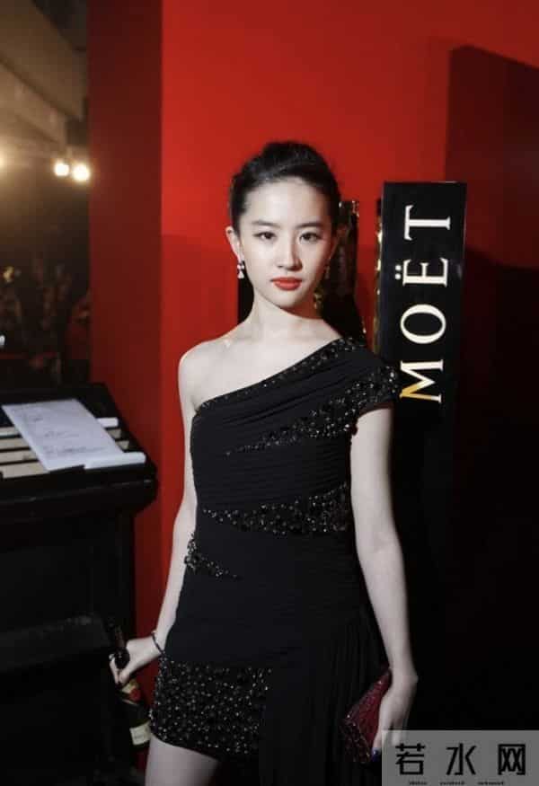 刘亦菲那大白腿老长老长了