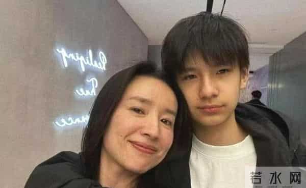 董洁自己做一日三餐，没阿姨还要洗衣服收拾卫生，住豪宅也不暖和