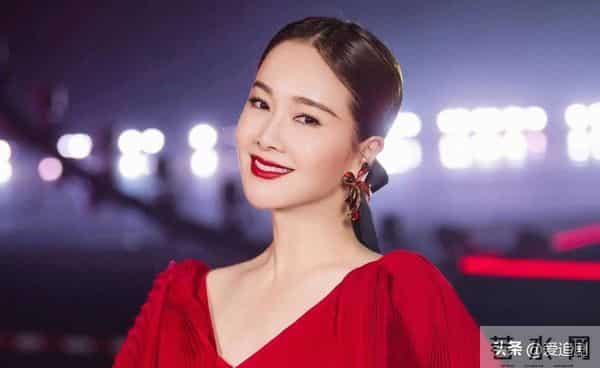 原来陈道明并未撒谎，“风波缠身”的左小青，已迈上另一条上坡路