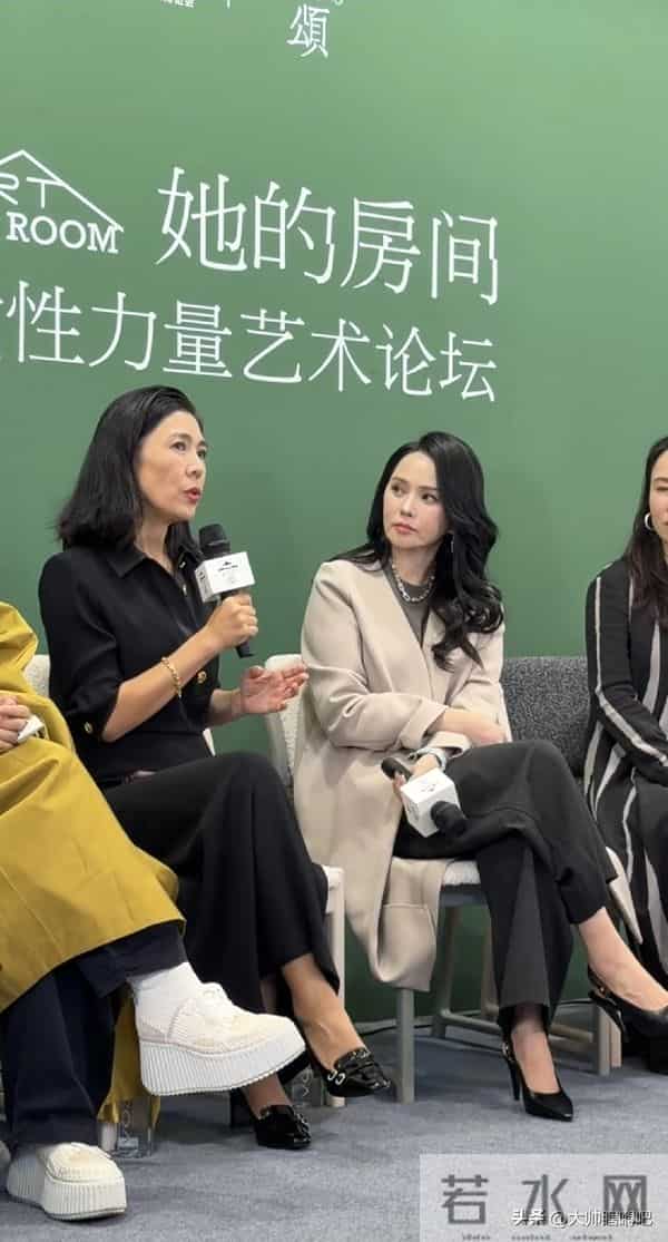 57岁伊能静无滤镜亮相，颈纹、法令纹显年龄，冻龄神话是否该破？