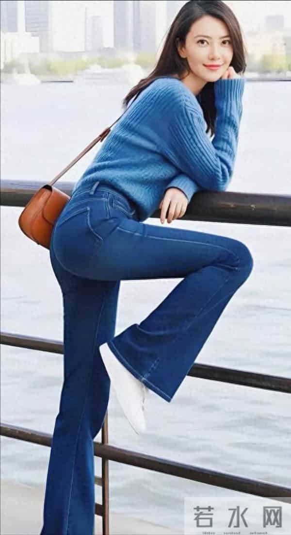 高圆圆牛仔裤背影杀确实有魅力，真的是又美又有气质优雅时髦羡慕
