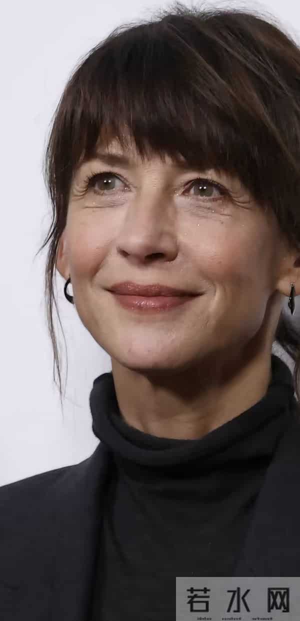 58岁苏菲玛索，无美颜无滤镜的状态