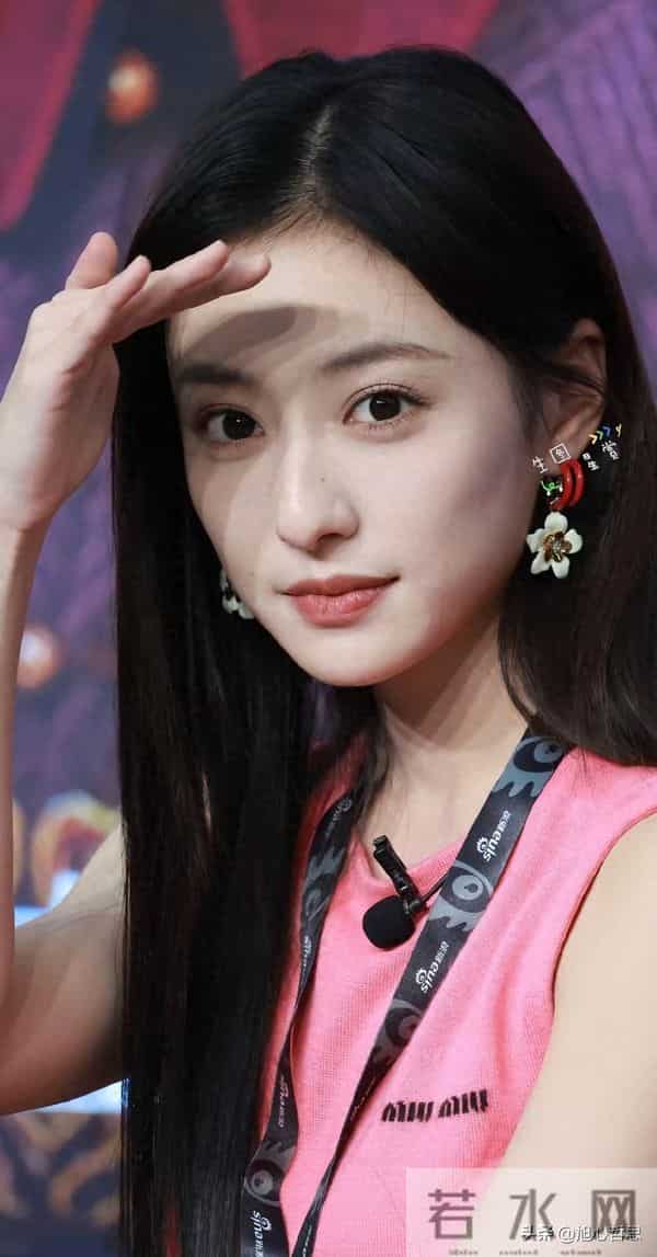 胡连馨短剧第一女神，她的美很独特，让人过目不忘