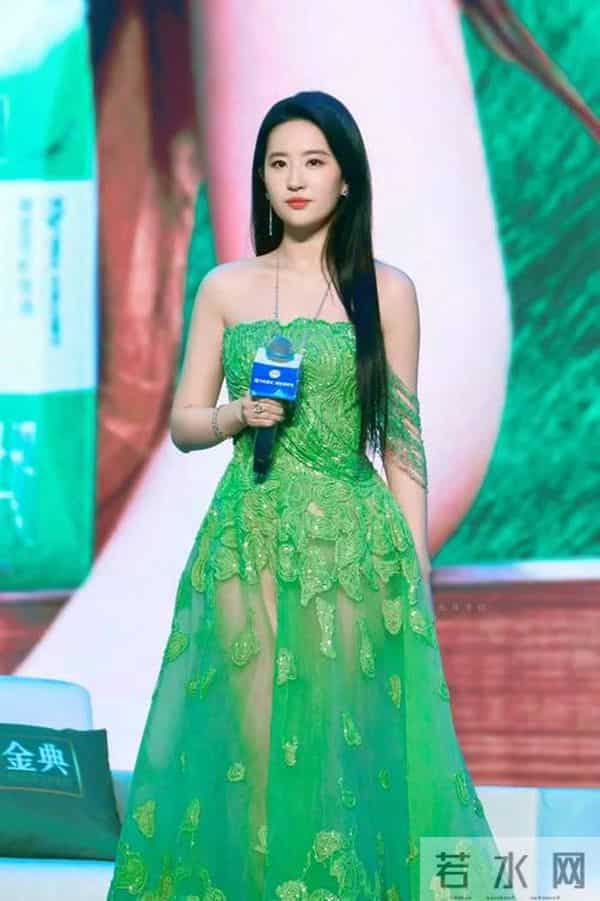 刘亦菲透明装近距离拍照,摄影师做梦都会笑醒吧!