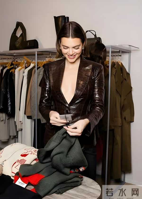 KendallJennerFWRD不愧是性感代言人肯豆