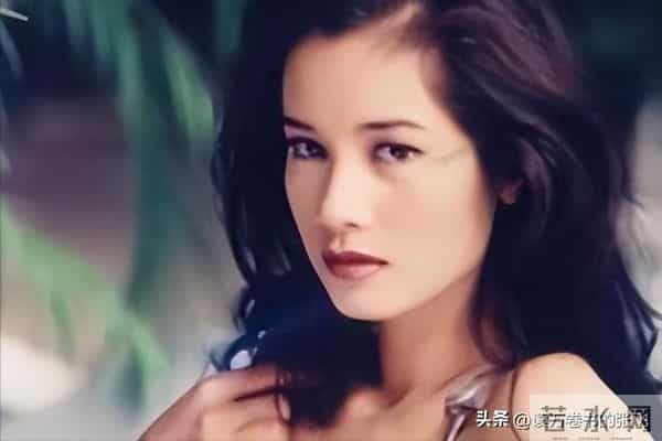 她认干爹,拍风月片,被导演霸王硬上弓,靠山去世后沦为服务员