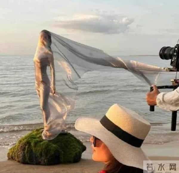 东方维纳斯！舒淇身材保持的真好，腹部比海平面还平，真让人羡慕