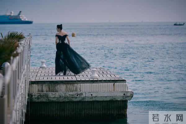 许晴女神，妩媚兼具优雅的性张力！