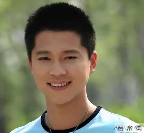 李小萌近况曝光,丈夫王雷财力藏不住了,怪不得他被称为“戏霸”