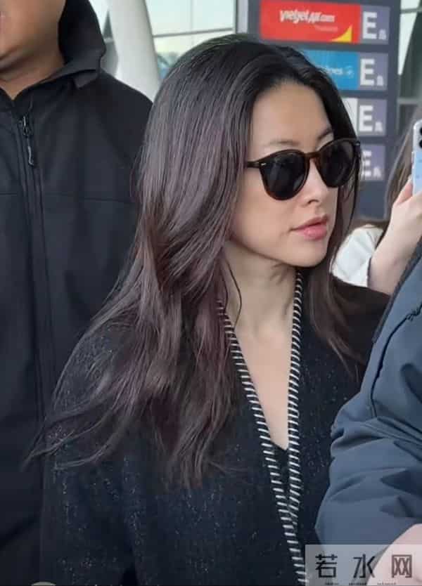 朱珠的白发竟然成了时尚焦点?这是怎么做到的?