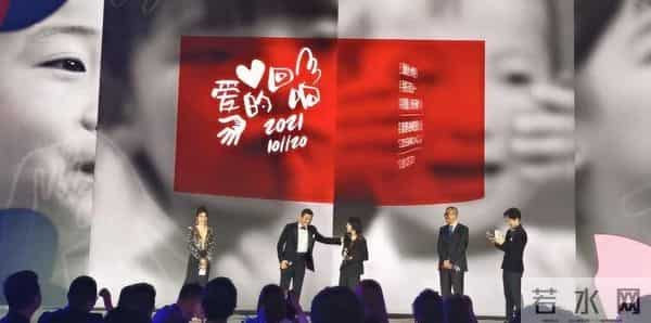 李亚鹏做梦也没想到，心中这口恶气竟让向太给出了，窦靖童没说谎