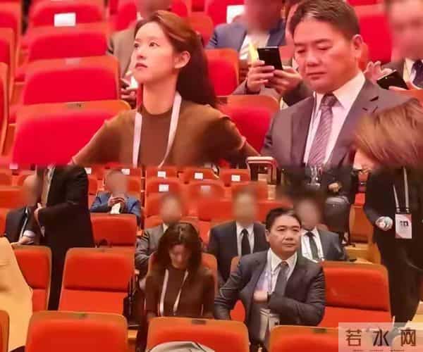 婚变风波半月后，章泽天喜提新身份，彻底揭露了刘强东的尴尬处境