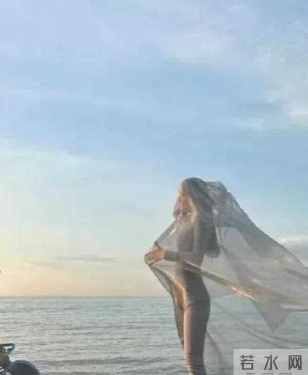 东方维纳斯！舒淇身材保持的真好，腹部比海平面还平，真让人羡慕