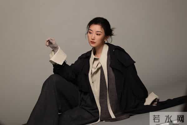 毛晓彤戴黑丝手套，又纯又欲，太丝滑了