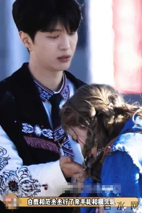 47岁沙溢当众猛亲26岁宋雨琦！看呆一边的范丞丞，恶心的一幕出现