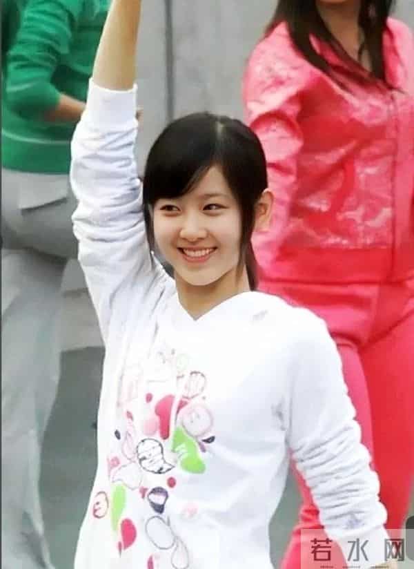 “婚变传闻”仅10天,31岁章泽天再官宣喜报,雄心太盛藏不住了!