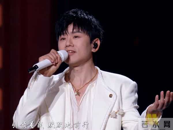 24岁的易烊千玺，成为金鸡奖最年轻影帝，刷新刘烨保持21年的记录